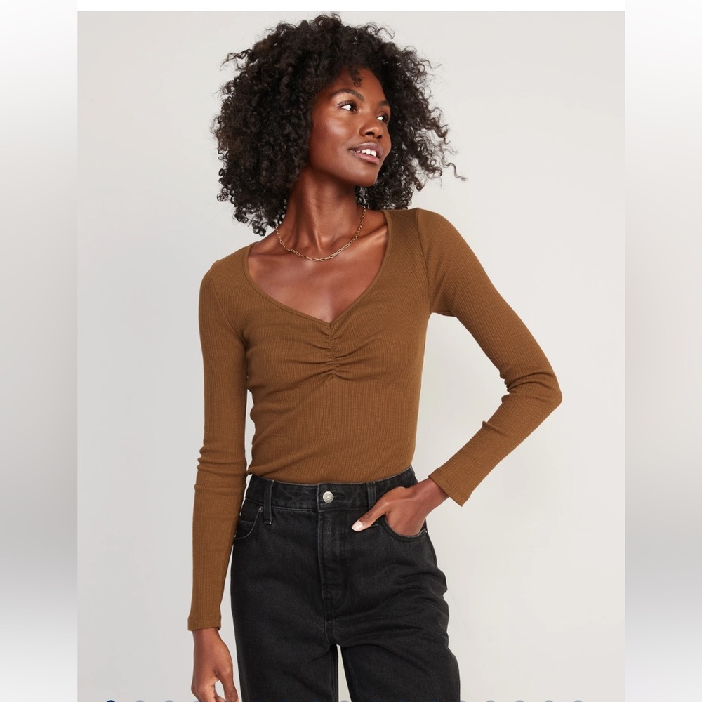 Old Navy cinched rib knit tee